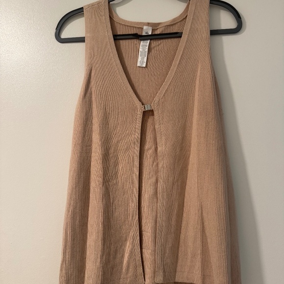 Alo Swing SweaterTop - Picture 1 of 2